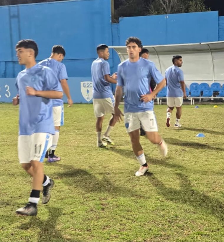 El plantel que conduce José Luis Chicho Bazzali había hecho hasta la entrada en calor. El plantel que conduce José Luis Chicho Bazzali había hecho hasta la entrada en calor.