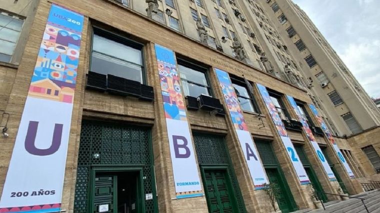 UBA Se aprobó la reducción de la carrera de Medicina Foto: Instagram: @cienciasmedicas.uba