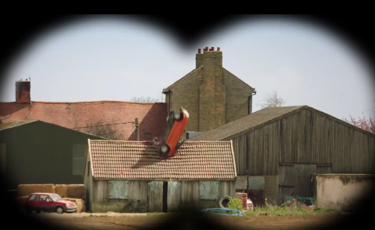 Catapultaron un auto