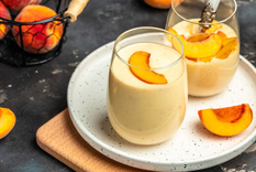 Frescura total: la receta de yogur de durazno más cremosa y natural.