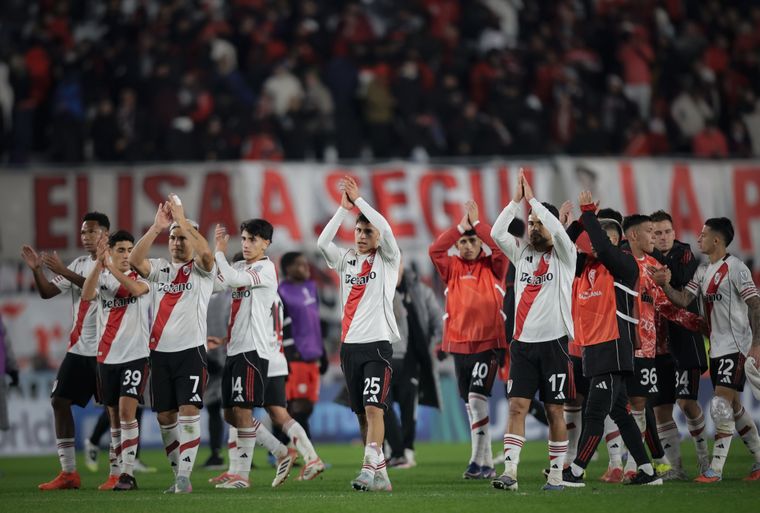 Por décima vez en el ciclo Coudet, River convirtió un tanto agónico y rescató un punto valioso para encaminar su clasificación a octavos de final.