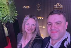 El Gordo Dan con su estatuilla en la gala de los premios Martin Fierro Digital. Foto: X - Gordo Dan