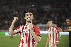 El León sumó su tercera victoria consecutiva y mira a todos desde arriba. Foto: Télam El León sumó su tercera victoria consecutiva y mira a todos desde arriba. Foto: Télam