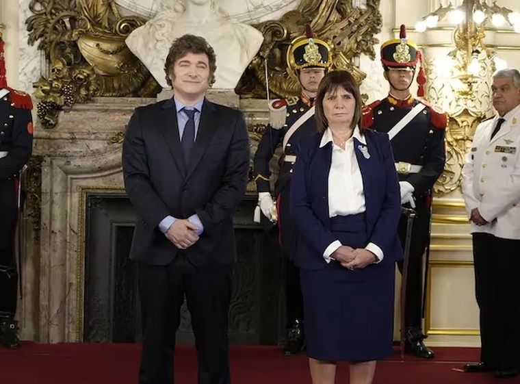 Javier Milei firmó una serie de decretos para Seguridad, el área de Patricia Bullrich.