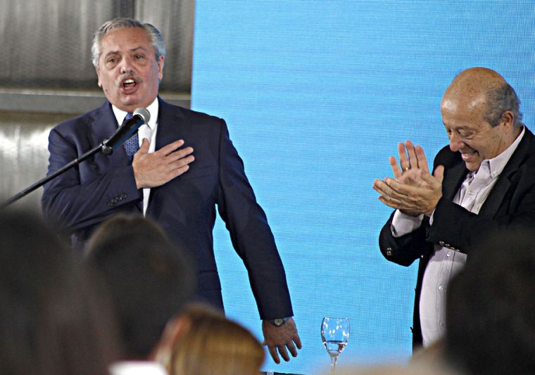 El presidente de la Nación dio declaraciones sobre la crisis ambiental y política de Corrientes y el acuerdo con el FMI. Foto: Télam