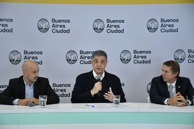 MDZol | Jorge Macri en la sede comunal 12 junto al ministro de Justicia, Gabino Tapia, y el Procurador de la Ciudad, Martín Ocampo, y Germán Krivocapich, coordinador general de AGIP Foto: Gobierno de la Ciudad