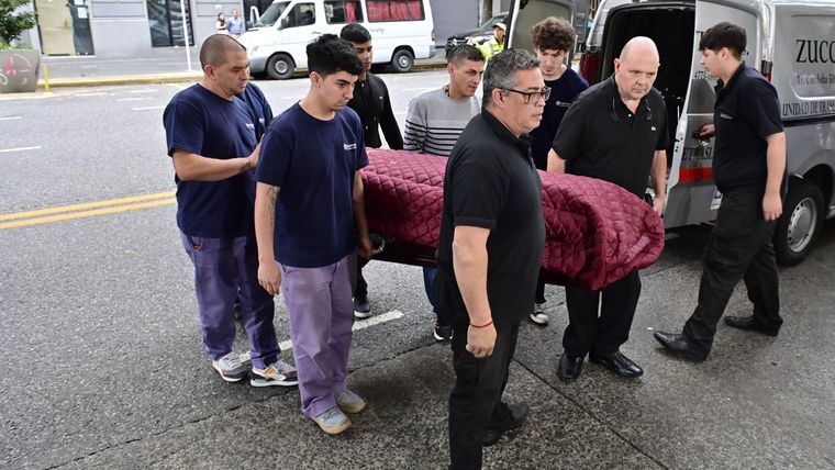 El féretro de Luis Brandoni ingresando a la Legislatura. El féretro de Luis Brandoni ingresando a la Legislatura. 