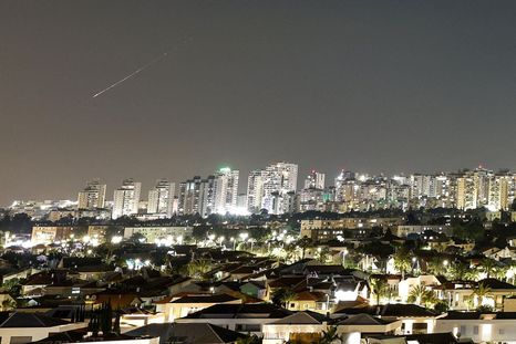 Irán lanzó un ataque con misiles sobre la ciudad israelí de Ashkelon. Irán lanzó un ataque con misiles sobre la ciudad israelí de Ashkelon.