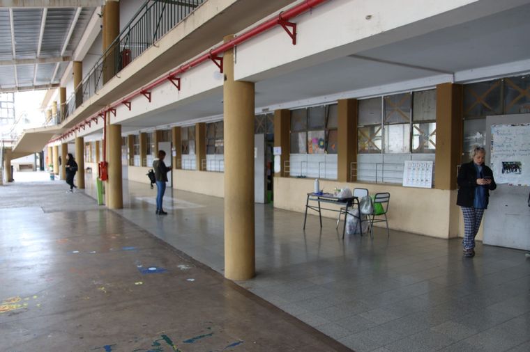 Esta mañana se registró ausentismo por parte de las autoridades de mesa que fueron convocadas para participar del proceso eleccionario Foto: Santiago Tagua /MDZ