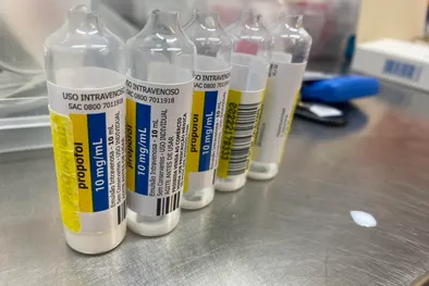 El propofol es conocido coloquialmente como la leche de la anestesia.&nbsp;