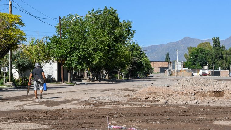 Vecinos apoyan el barrio, pero piden respuestas claras sobre el abastecimiento de agua. Vecinos apoyan el barrio, pero piden respuestas claras sobre el abastecimiento de agua.