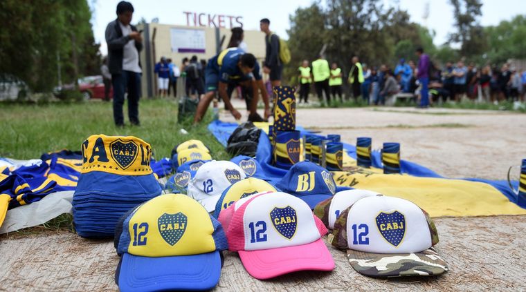 El furor por ver a Boca en Mendoza hizo que miles de hinchas colmen las boleterías del Malvinas este viernes Foto: MDZ