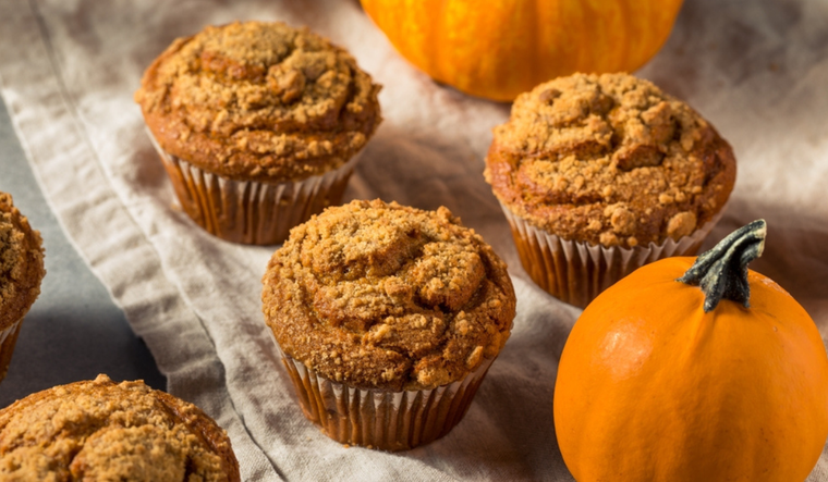 El aroma de los muffins de calabaza recién horneados es reconfortante y evoca recuerdos de hogar ¡prepáralos y disfruta! Foto: Shutterstock