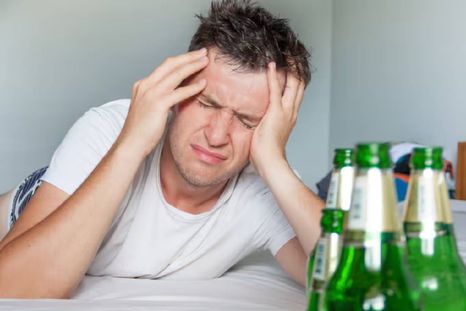 Los trucos para eliminar la resaca (Shutterstock).