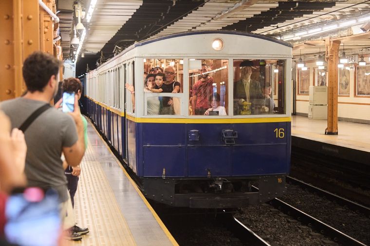 Además del paseo en los viejos vagones, se podrá visitar el Museo del Subte. Además del paseo en los viejos vagones, se podrá visitar el Museo del Subte.