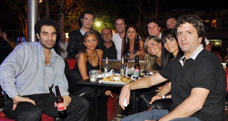 La gran mesa de Break Point: Facundo, Jimena, Jorge, Erica, Juan Manuel, Roberto, Eduardo, Ricardo, Natalia, Celeste y Santiago. Foto: Gerardo Gómez / MDZ