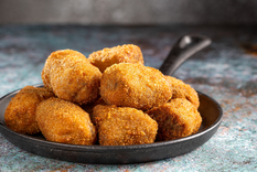 La receta de croquetas de jamón surgió como una forma de aprovechar sobras.