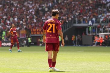 Paulo Dybala atraviesa semanas de incertidumbre.