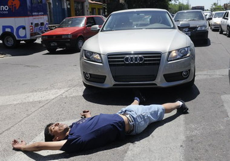 Protesta de los vendedores callejeros. Foto: Pachy Reynoso/MDZ