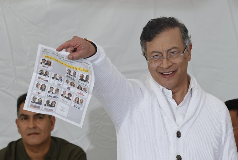 gustavo petro colombia