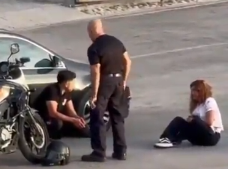 Un oficial vio el ataque y logró detener al hombre que atacó a su pareja con el cúter.