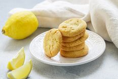para la merienda unas ricas galletas de limon sin harina de trigo