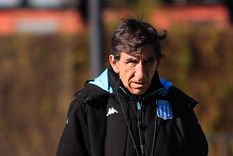 Costas prepara el equipo para jugar ante Godoy Cruz. Foto: @RacingClub Costas prepara el equipo para jugar ante Godoy Cruz. Foto: @RacingClub