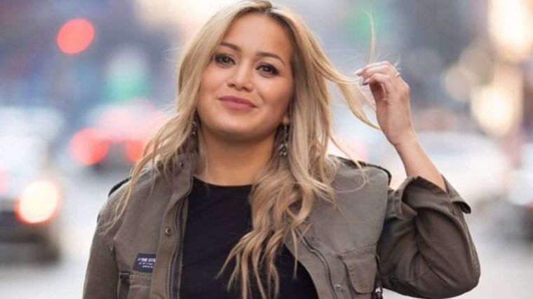 Karina la princesita desató su furia al aire.