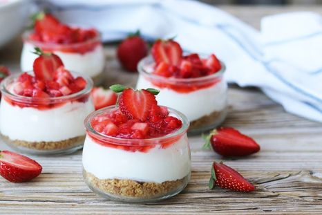 Mini cheesecake con toque frutal. Mini cheesecake con toque frutal.