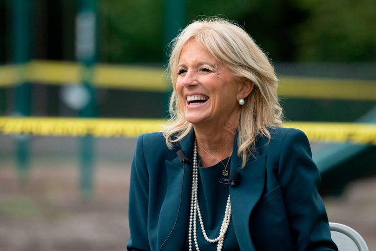Jill Biden se convierte en una de las máxima exponentes de un calzado: las zapatillas Foto: Independent