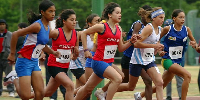 Atletas corriendo por la gloria.