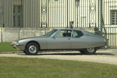 El Citroën SM se presentó en 1970 y se convirtió en uno de los modelos más innovadores y audaces de la historia de la industria automotriz.
