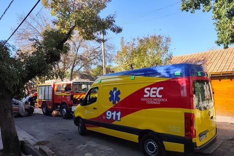 Bomberos del Cuartel Central y personal del Servicio de Emergencias Coordinado (SEC) trabajaron en el incendio. Bomberos del Cuartel Central y personal del Servicio de Emergencias Coordinado (SEC) trabajaron en el incendio.