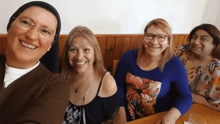 Emoción La monja contó que las trans no podían ni agarrar la llave porque estaban conmovidas. Foto: Asociación Civil La Rosa Naranja.