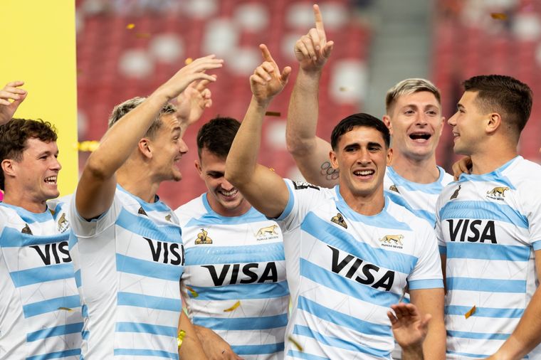 El festejo de los argentinos tras finalizar el año como los mejores del Seven Foto: @lospumas7arg