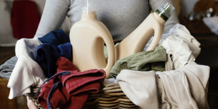 Te mostramos los trucos definitivos para alargar la vida útil de tu ropa Foto: Freepik