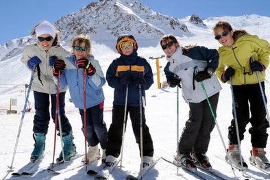 MDZol | Modelos de la nieve: Guadalupe, Macarena, Renata, Manuela y Rosario. Foto: Nacho Gaffuri / MDZ