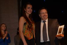 orgullo responsable: un diario premio al director de otro