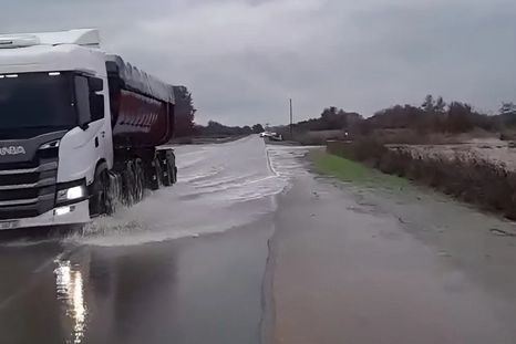 Las rutas nacionales y provinciales quedaron afectadas durante y después del temporal. Foto: NA Las rutas nacionales y provinciales quedaron afectadas durante y después del temporal. Foto: NA