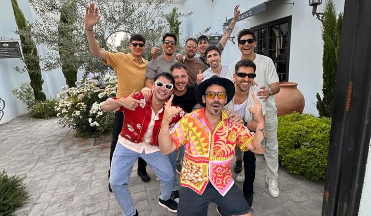 Hay grupos de amigos que vienen a realizar sus despedidas de solteros a Mendoza y otros que vienen en busca de su Hay grupos de amigos que vienen a realizar sus despedidas de solteros a Mendoza y otros que vienen en busca de su