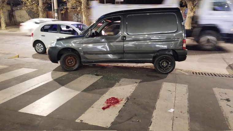 El conductor de la camioneta circulaba ebrio a contramano y chocó a dos móviles policiales Foto: Ministerio de Seguridad de Mendoza