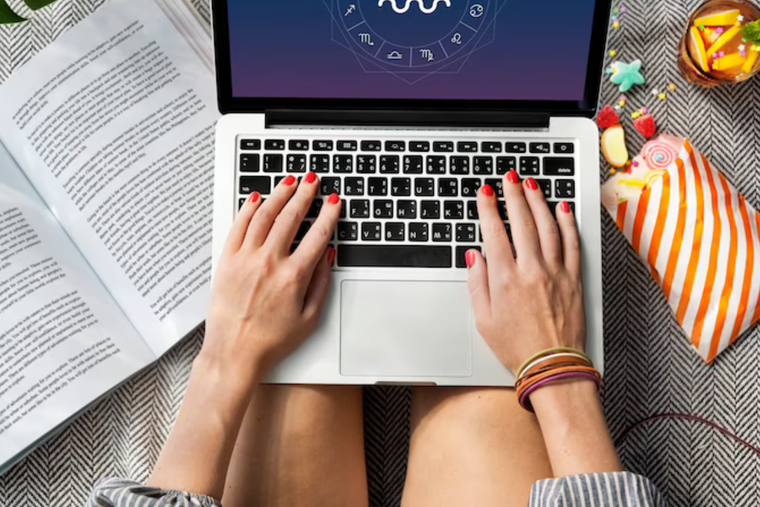 Esta es la computadora que puedes conseguir por un precio increíble Foto: Freepik