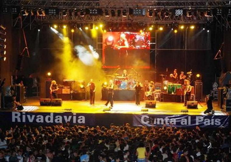 Rivadavia le Canta al País, uno de los festivales más difundidos de la provincia. Foto: Gentileza Municipalidad de Rivadavia Rivadavia le Canta al País, uno de los festivales más difundidos de la provincia. Foto: Gentileza Municipalidad de Rivadavia