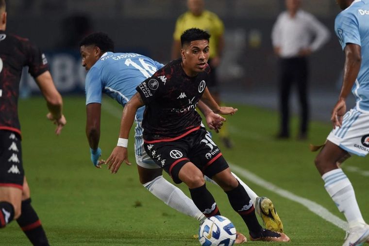 Sporting Cristal y Huracán, mano a mano por el último lugar en la Copa Libertadores.