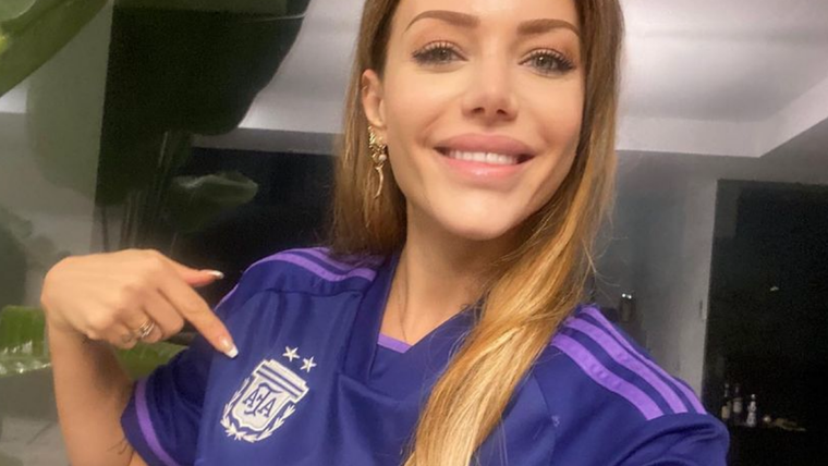 Evangelina Anderson Hincha en primera fila. Foto: Fuente: imagen - instagram @evangelinaanderson