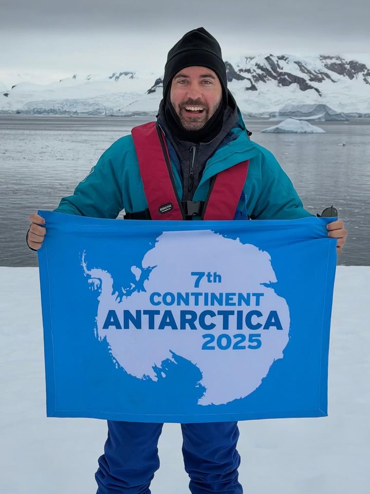 Nicolás Pasquali en la Antártida. Nicolás Pasquali en la Antártida.