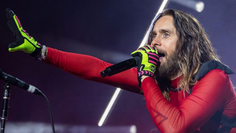 Los miembros del equipo afirman que les ordenaron ofrecer a las modelos entradas VIP para ver a la banda de Leto.