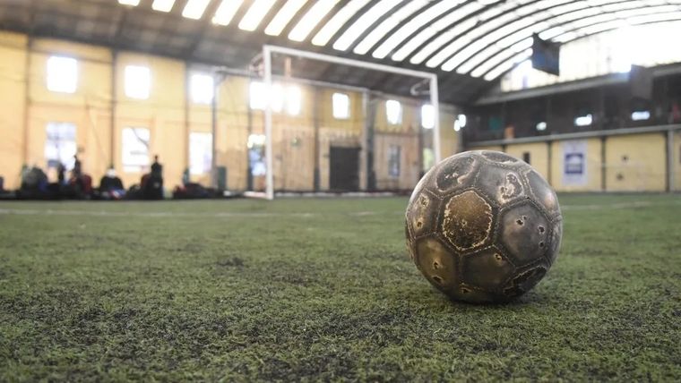 Solo se podrà entrenar en las canchas de fútbol cinco.