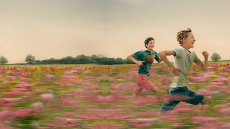 La película que sigue de cerca la amistad de dos adolescentes. La película que sigue de cerca la amistad de dos adolescentes. 