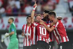 Estudiantes era más que Racing y lo cristalizó en la red con el golazo de Ascacíbar. Foto: FotoBaires Estudiantes era más que Racing y lo cristalizó en la red con el golazo de Ascacíbar. Foto: FotoBaires